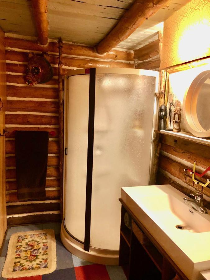 Chalet En Bois Rond Mauricie サン・タレクシ・デ・モン エクステリア 写真