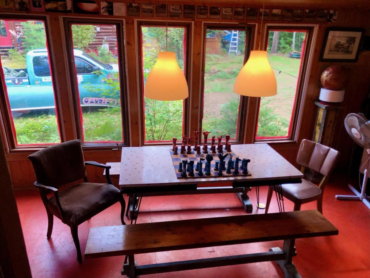 Chalet En Bois Rond Mauricie サン・タレクシ・デ・モン エクステリア 写真