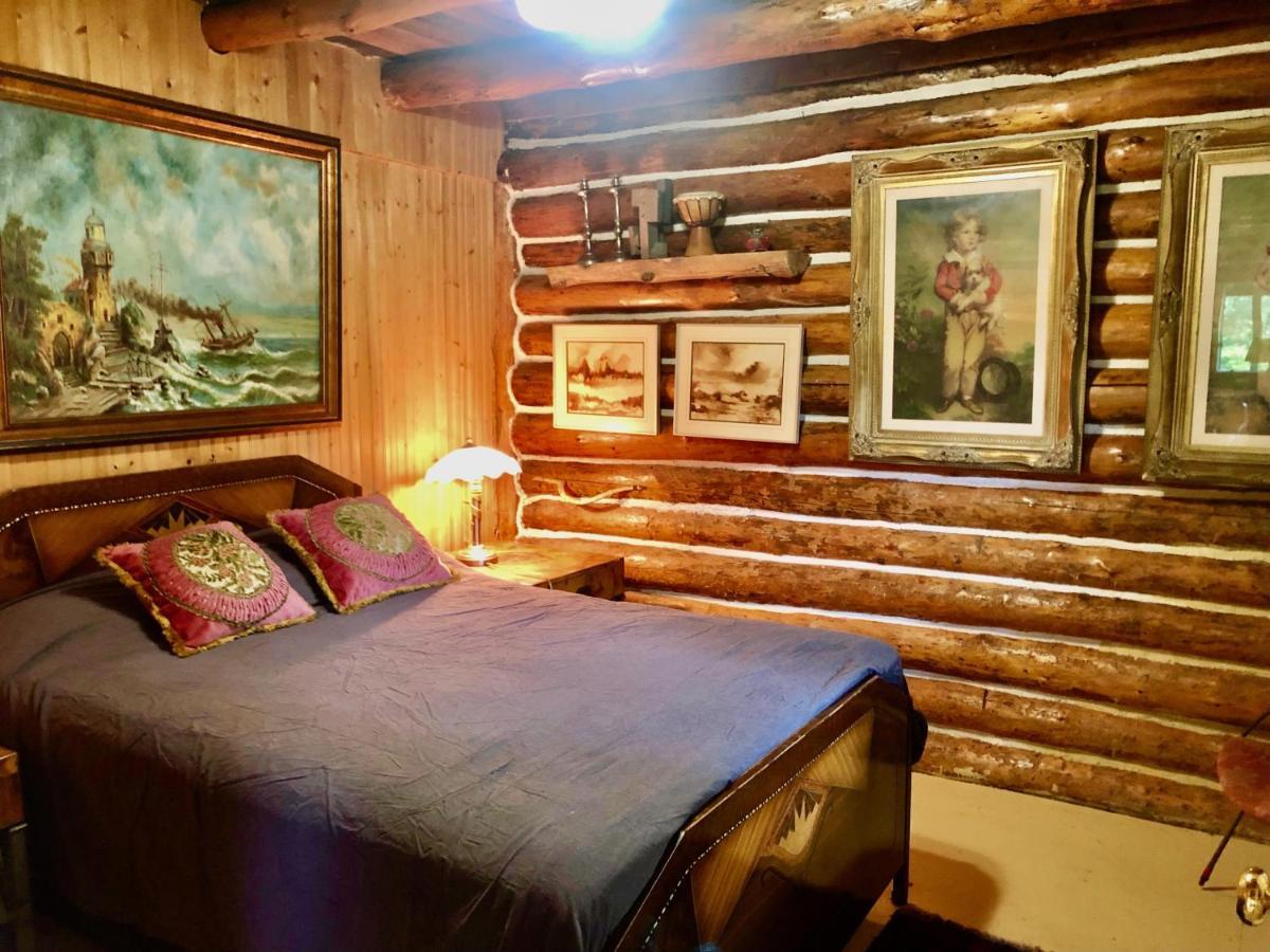 Chalet En Bois Rond Mauricie サン・タレクシ・デ・モン エクステリア 写真