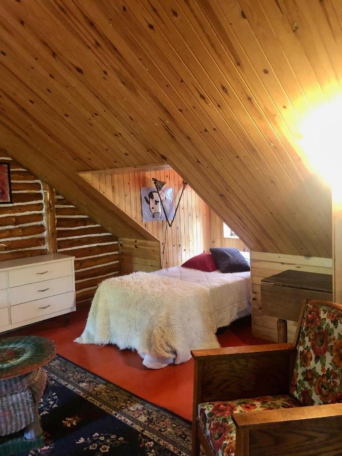 Chalet En Bois Rond Mauricie サン・タレクシ・デ・モン エクステリア 写真